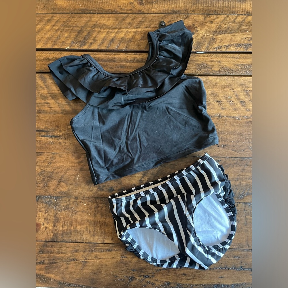 NWOT Rufflebutts 2 piece swim suit